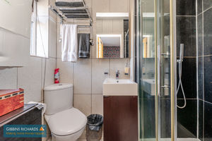 En-Suite- click for photo gallery